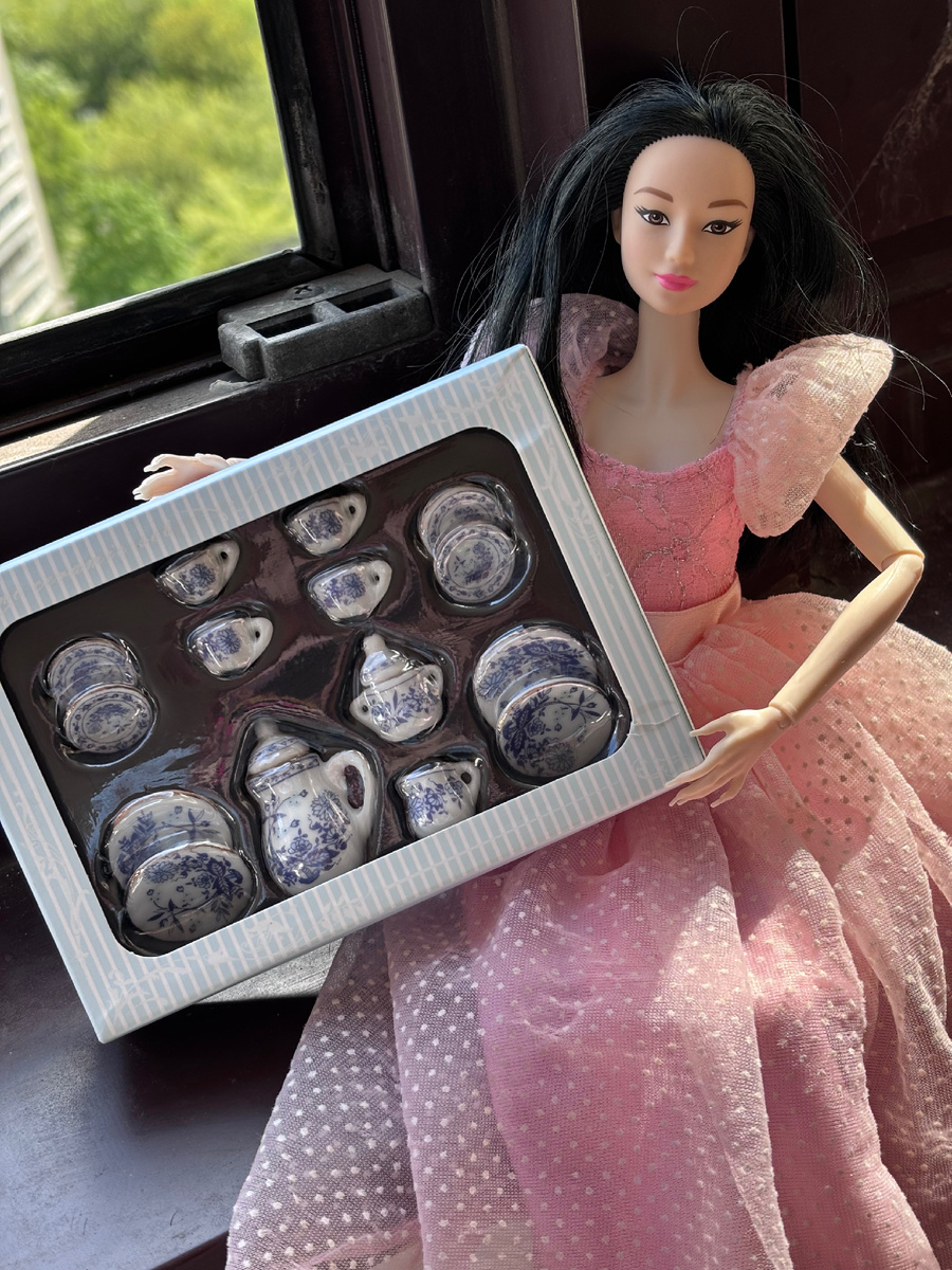 Лея и сервиз 