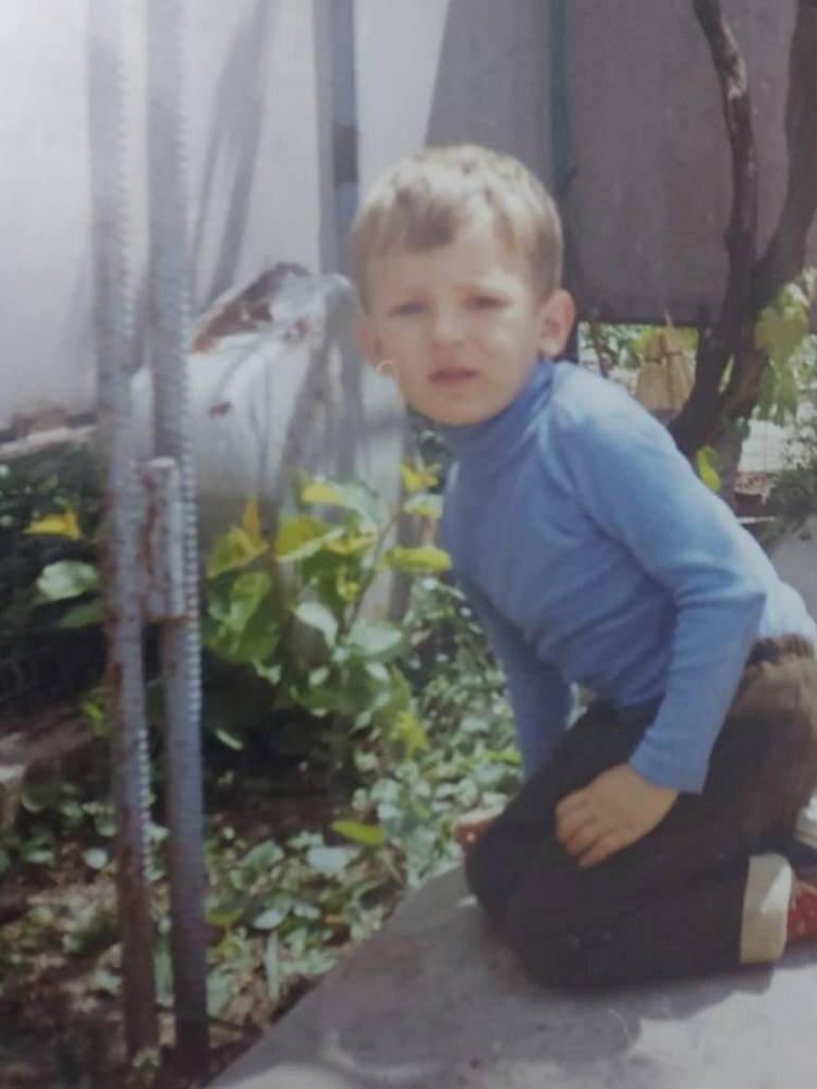 Вот так выглядело моё «садоводство» в детстве — мечта каждого ребёнка (нет). Фото из архива автора