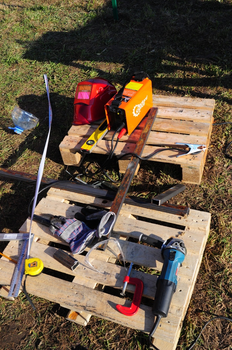 Орудия к бою.