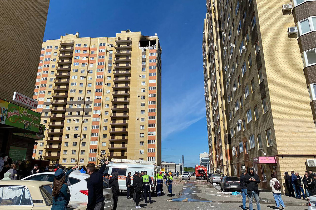 Последствия взрыва в квартире многоэтажного жилого дома на улице Тухачевского в Ставрополе, 21 мая 2025 года ©Ирина Амбарцумян/ТАСС  📷