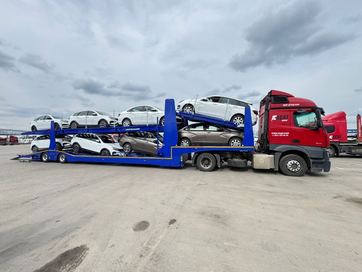 Размещение 8 автомобилей на полуприцепе "Ultrailer"