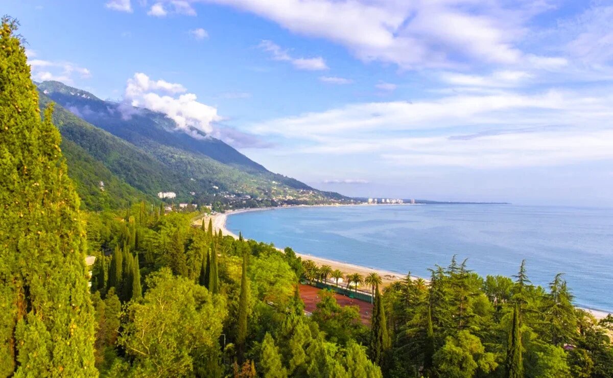    Спрос на туры в Абхазию вырос на треть