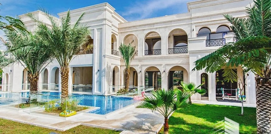 От вилл на заказ до многомилионных проектов – атмосфера Emirates Hills неповторима.