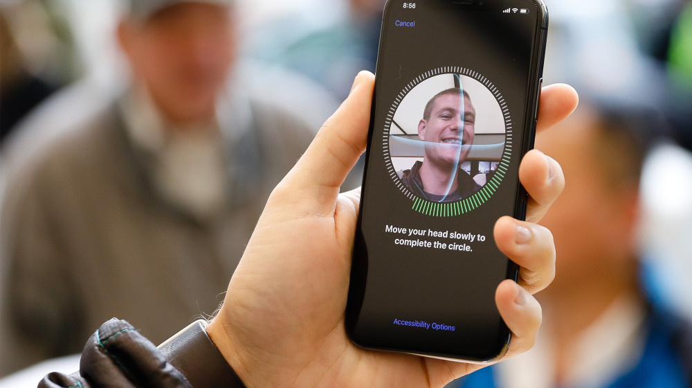    FaceID взломали маской за 100 рублей и вот что об этом думают хакеры