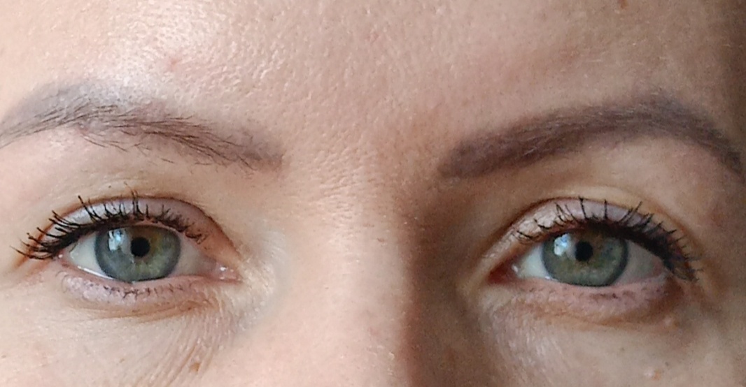 Фото моë. Хм, тут как будто нос кривой, но нет, он прямой у меня)) 