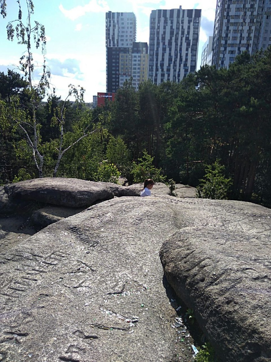 Каменные палатки