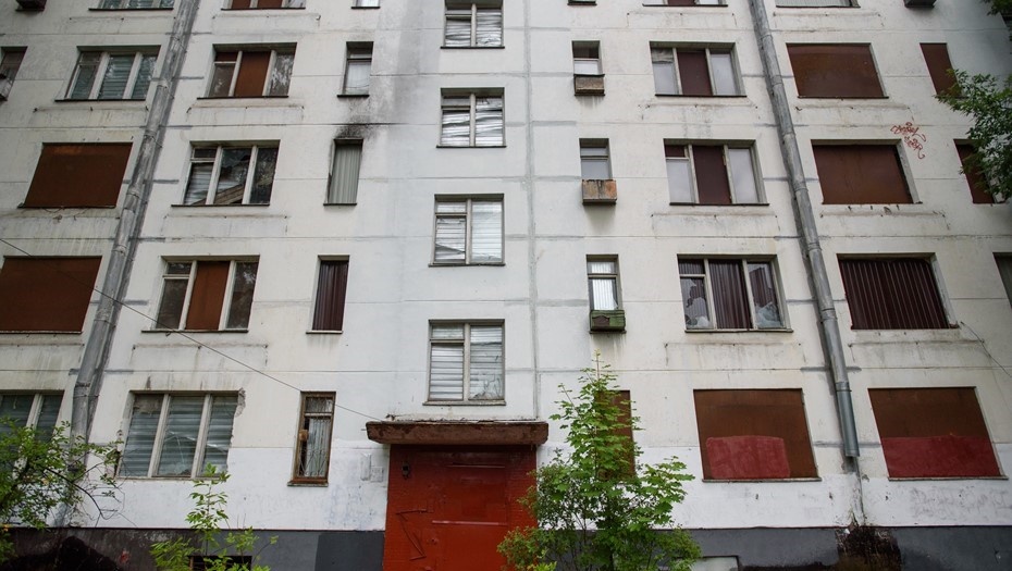    Снос первой пятиэтажки по программе "Реновация" в Красносельском районе Петербурга. Автор фото: Ермохин Сергей/"ДП"