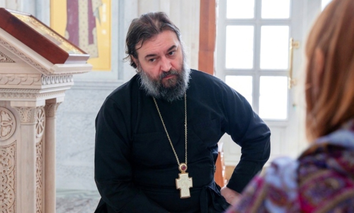 Андрей Ткачёв — протоиерей, настоятель Храма Троицы Живоначальной в Хохлах, писатель, телеведущий, блогер, миссионер.
