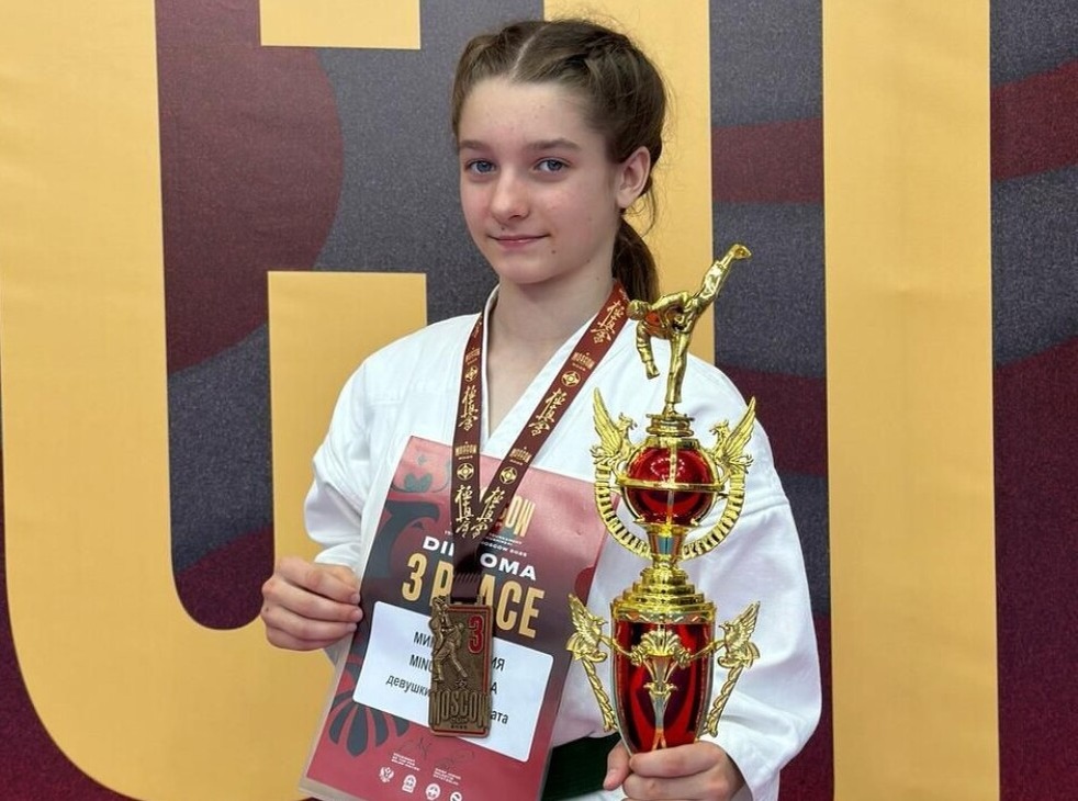    CREATOR: gd-jpeg v1.0 (using IJG JPEG v62), quality = 80 Алёна Бережная