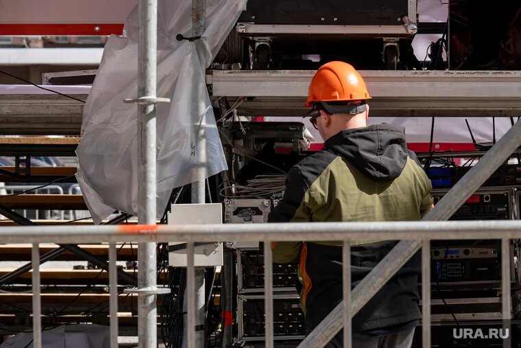 Рабочий попросил трудовых инспекторов разобраться, почему ему начислили мало денег (архивное фото). Фото: Руслан Яроцкий © URA.RU