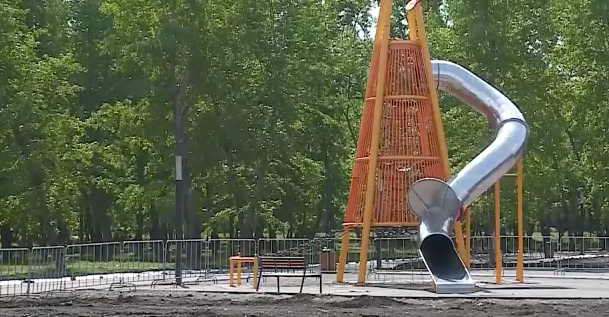     Парк Кировского района приводят в порядок к 400-летию Красноярска