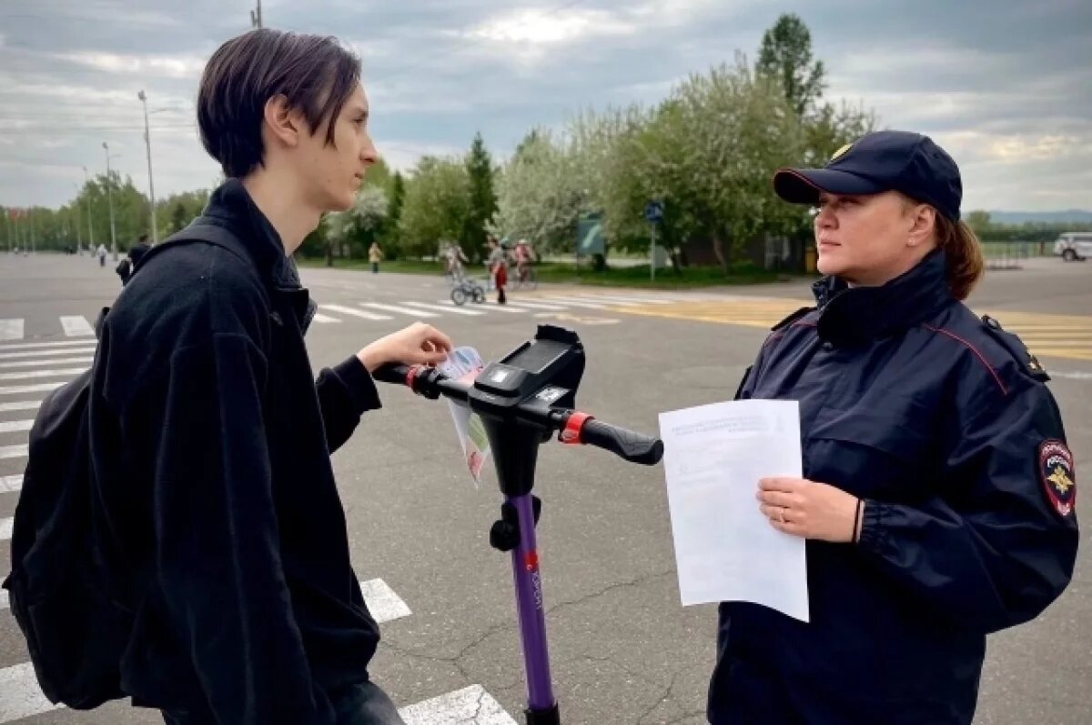    На острове Татышев прошла профилактическая беседа с юными водителями СИМ
