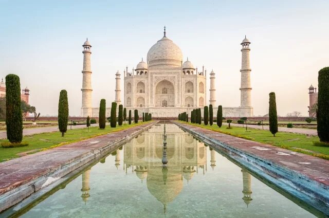    Где находится Тадж-Махал?