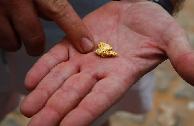 Золотой самородок, найденный в Бразилии.