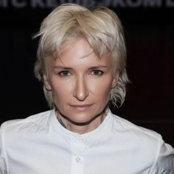     Диана Арбенина будет отжиматься и качать пресс перед стадионным шоу