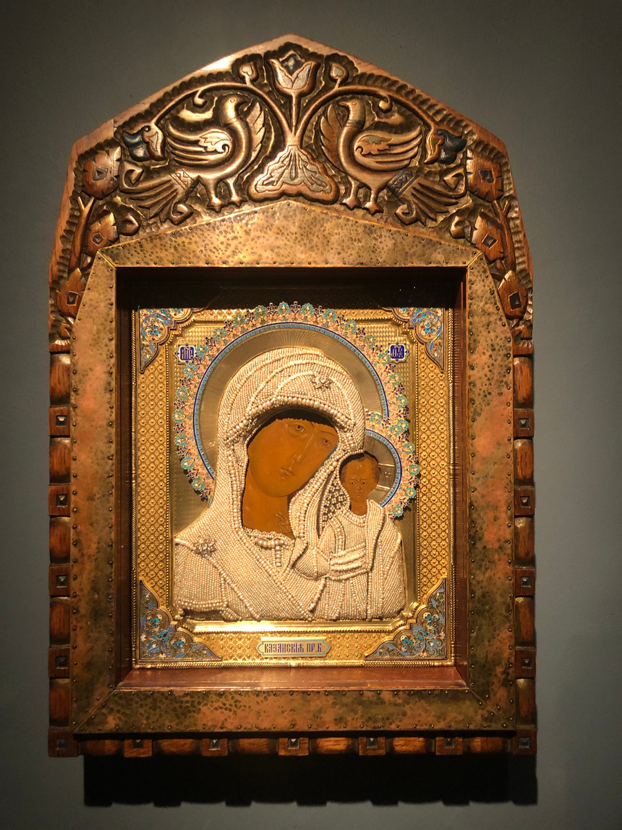 Богоматерь Казанская. Конец 19 века. Оклад - фирма А. И. Кузмичёва, 1888 г.