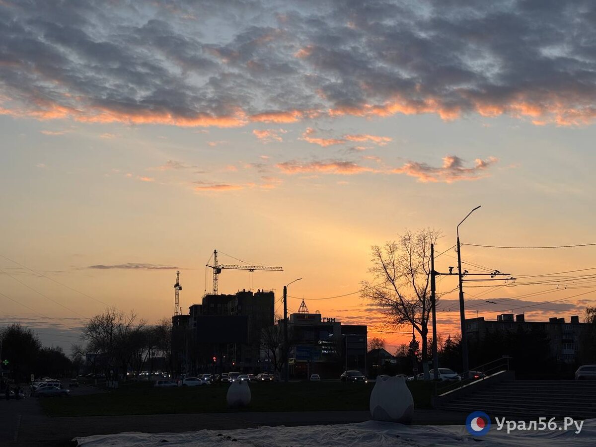    Дождь, гроза и сильный ветер: В Оренбургской области объявлено штормовое предупреждение