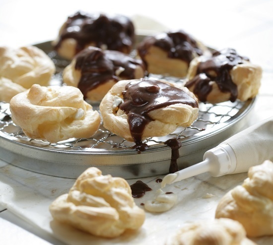    Заварные булочки с творожным кремом. Фото: Екатерина Моргунова/BurdaMedia