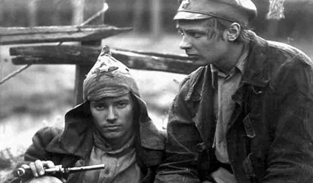 Кадр из экранизации повести «Так закалялась сталь», 1942 г.