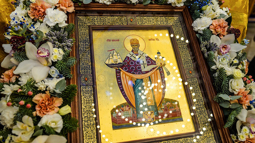 Никольский храм в Тушине г. Москвы. Патриаршее служение в день памяти святителя Николая Чудотворца.Олег Варов, Сергей Власов / patriarchia.ru