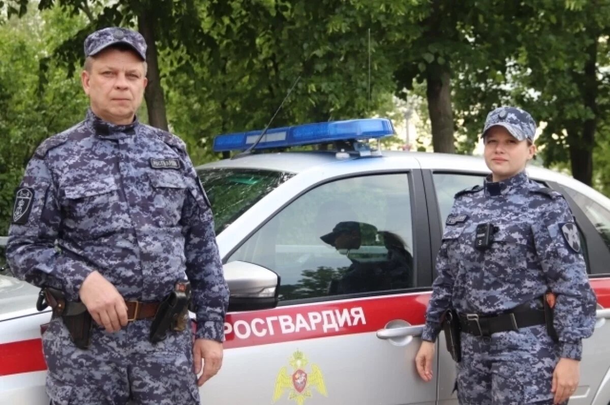    В Самаре росгвардейцы пришли на помощь потерявшему сознание эпилептику