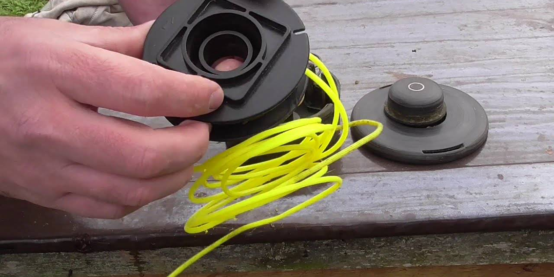 Как заправить леску в катушку триммера правильно