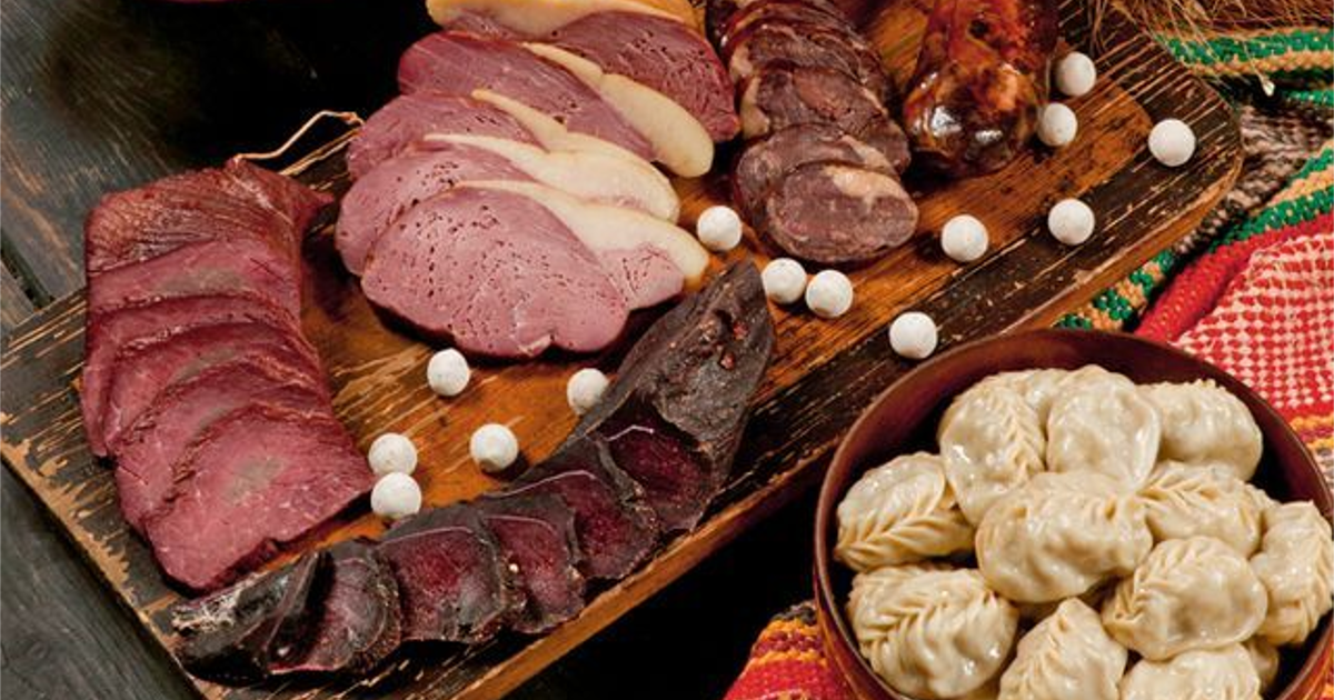 Фото:https://pikabu.ru/story/kakuyu_edu_poprobovat_v_sibiri_a_chto_est_opasno_dlya_zdorovya_26_korennyikh_blyud_ot_kopchenogo_omulya_do_protukhshego_morzha_5088056