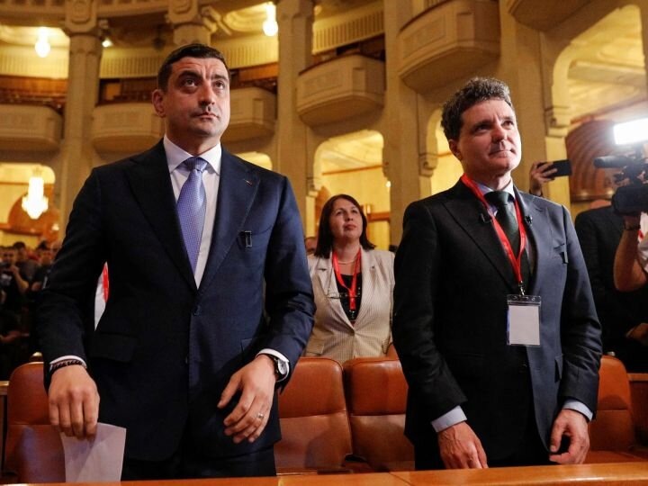 Симион (слева) и Дану – соперники во втором туре выборов президента Румынии. Источник: aljazeera.com.