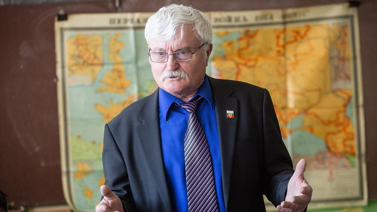 Учитель истории в сельской школе