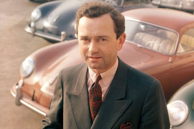 «Фердинанд Антон Эрнст Порше» — более известный как «Ферри Порше». 