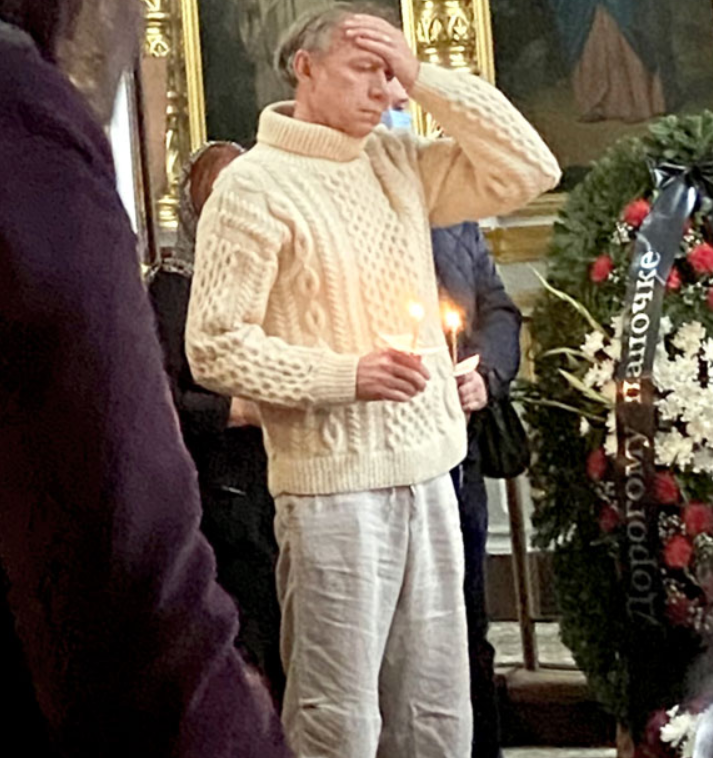 Николай Стоцкий на похоронах лучшего друга. Источник: "Экспресс газета"