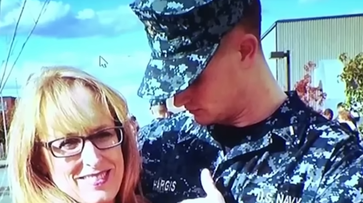 Кэти с сыном. Реальное фото.