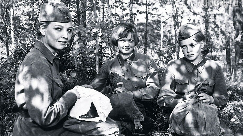 Кадр из фильма «А зори здесь тихие», 1972 год, режиссер Станислав Ростоцкий