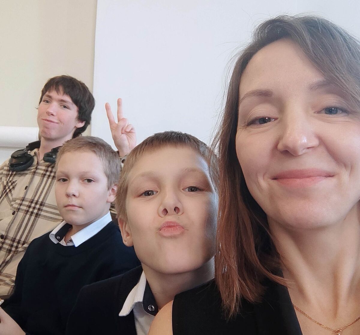 Привет! Я Ксюша, мама пятерых. Долгое время занималась тхэквондо. Сейчас учусь на фитнес - тренера. Здесь рассказываю о своей жизни, как она есть. Всем рада, присоединяйтесь!