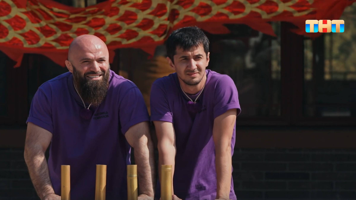 Кадр из шоу "Сокровища императора"/ ТНТ
