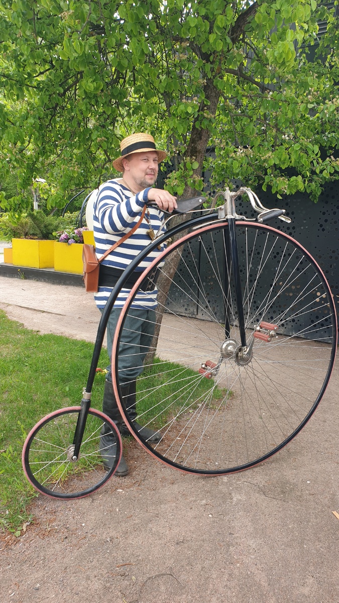 Андрей Мятиев и его высококолёсный велосипед, 80-е годы 19 века