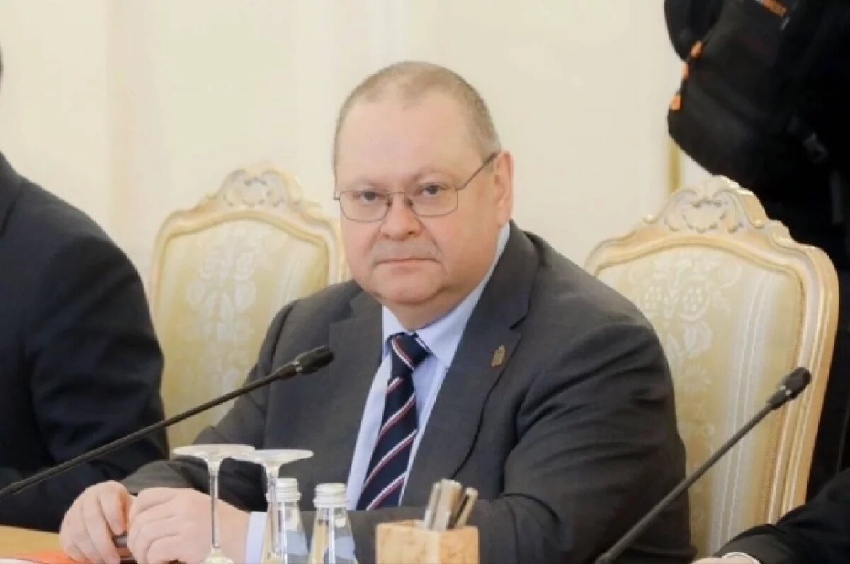    Политолог Минченко поздравил губернатора Олега Мельниченко с Днем рождения