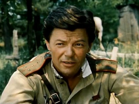 Кадры из мини-сериала "Батальоны просят огня" (1985).