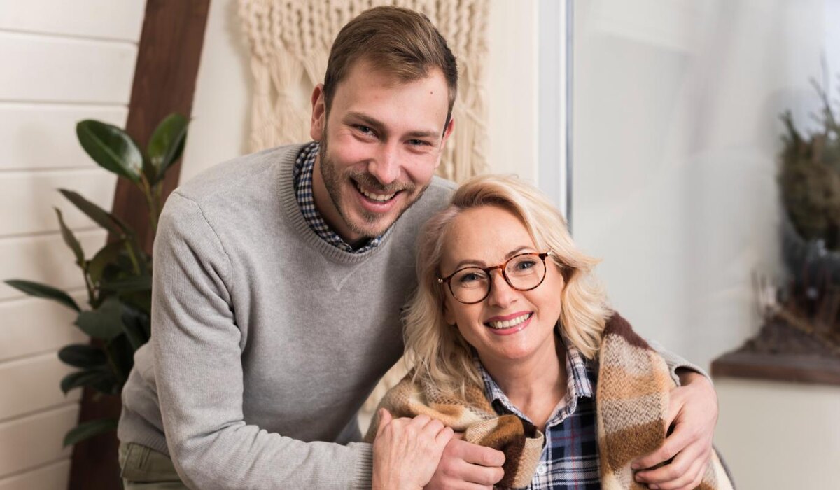     Праздник для мамы: эмоциональные подарки и памятные ритуалы от взрослого сына