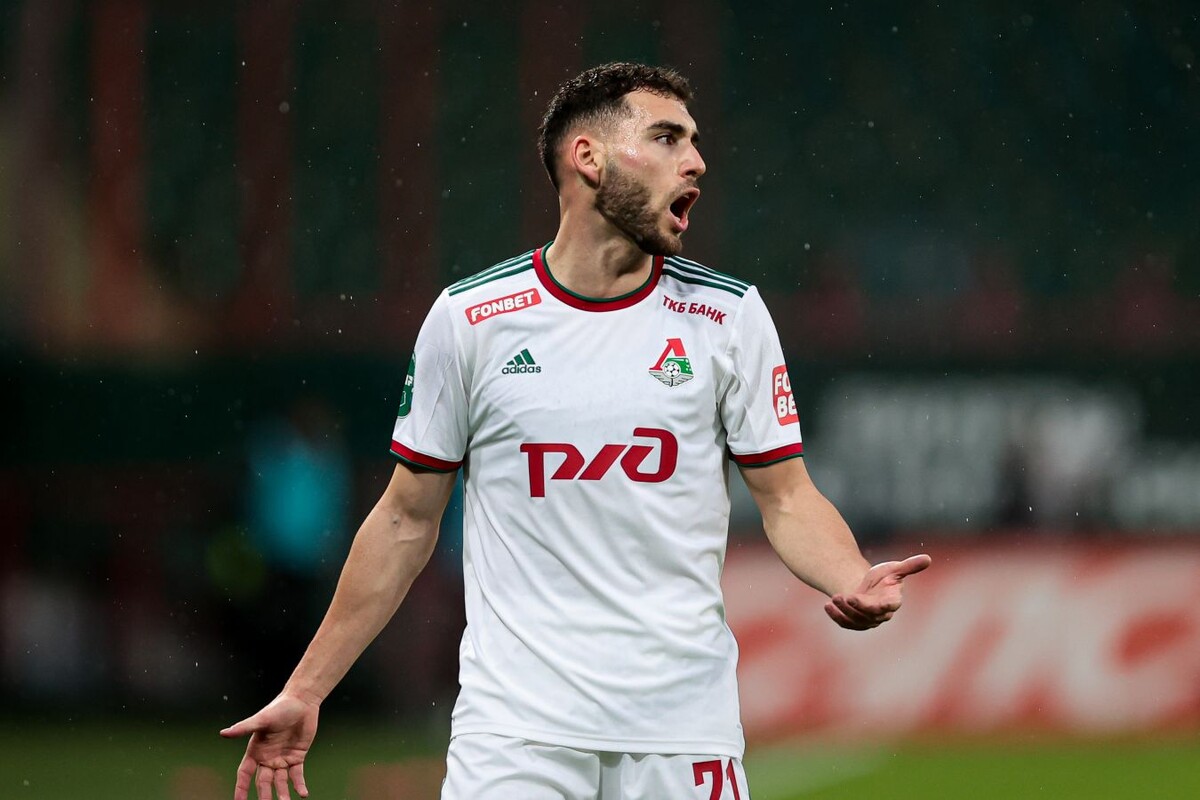 фотография из https://www.championat.com/football/news-5090339-tiknizyan-v-armenii-za-sbornuyu-boleet-vsya-strana-potomu-chto-tam-net-fan-id.html