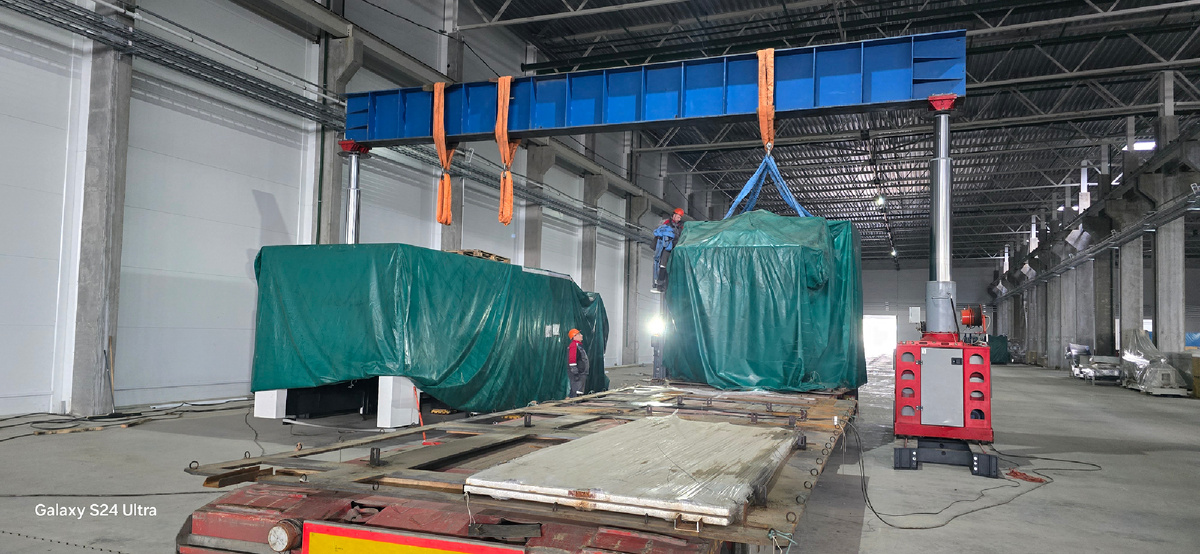 Разгрузка горизонтального пресса  с помощью Гидравлической Портальной Системы