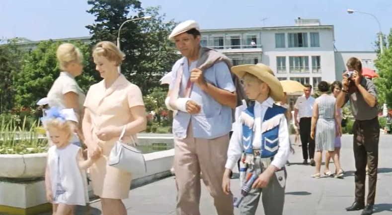 на фото актеры "Брилиантовой руки"