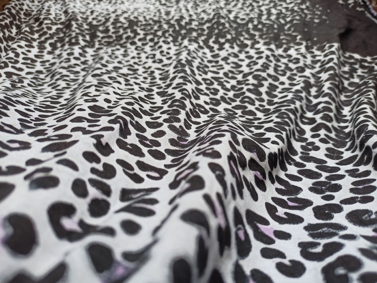 Чернючее пятно, правый верхний угол