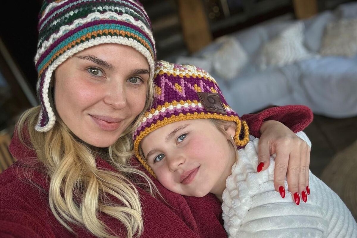    Певица Пелагея с дочкой Социальные сети