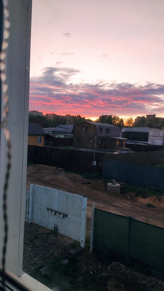 Красивый ранний восход 