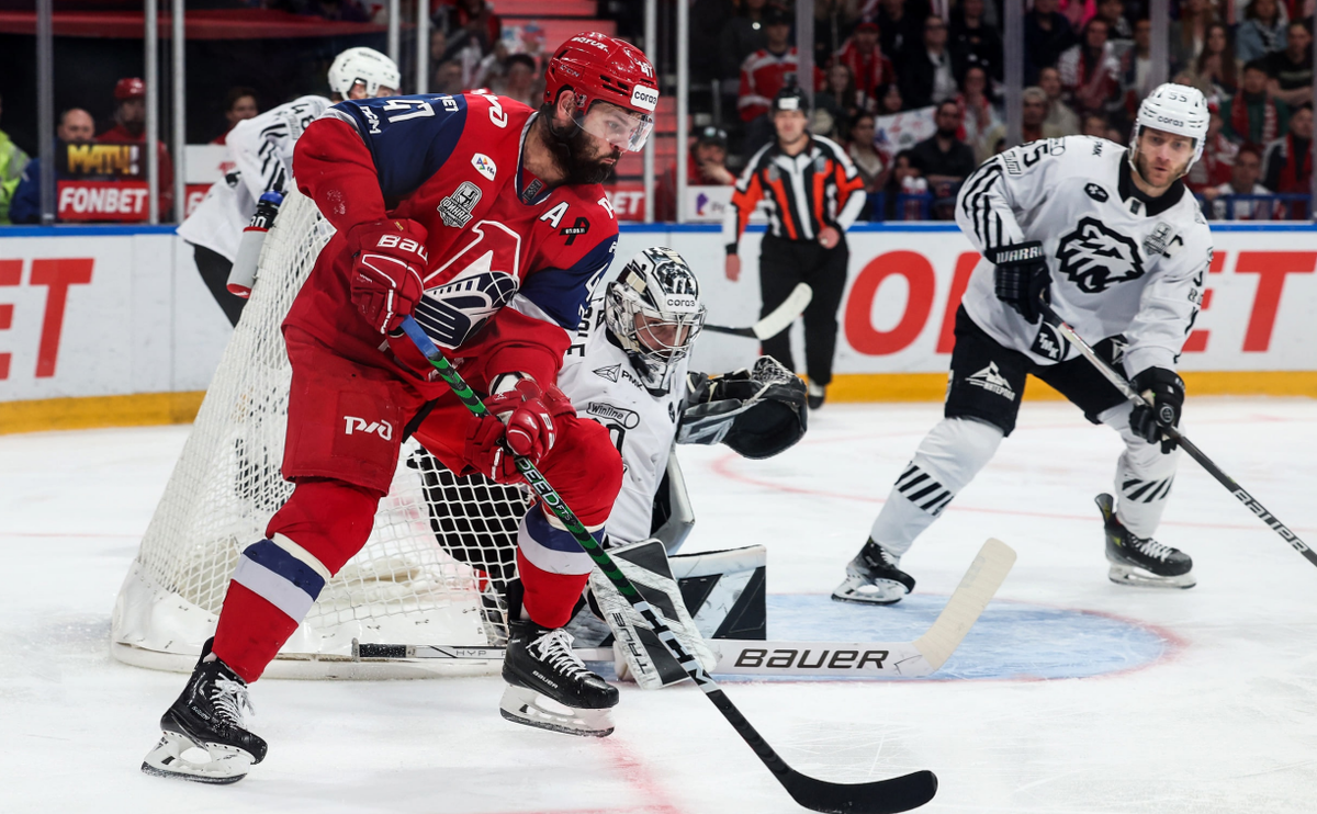 Александр Радулов выиграл свой второй Кубок Гагарина - спустя 14 лет после первого. Фото: соцсети