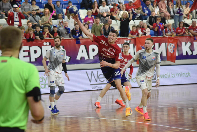    Алексей Ермаков забросил 10 мячей