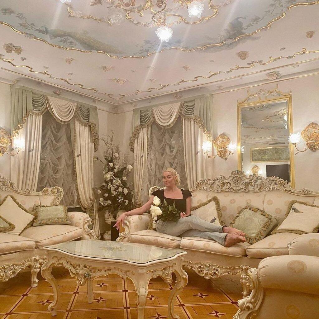 Листайте вправо, чтобы увидеть больше изображений