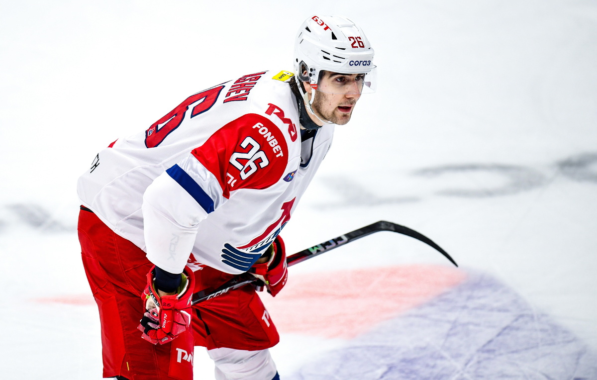    Защитник "Локомотива" Дмитрий Симашев  Валерия Калугина/ТАСС