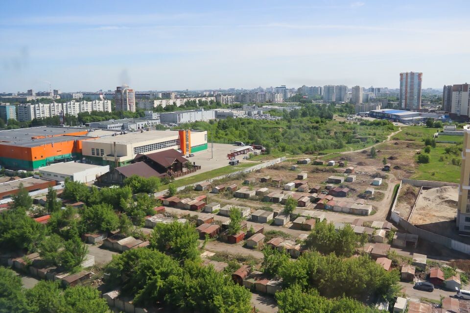    Гаражи на территории будущего парка. Источник: Виталий Барабаш